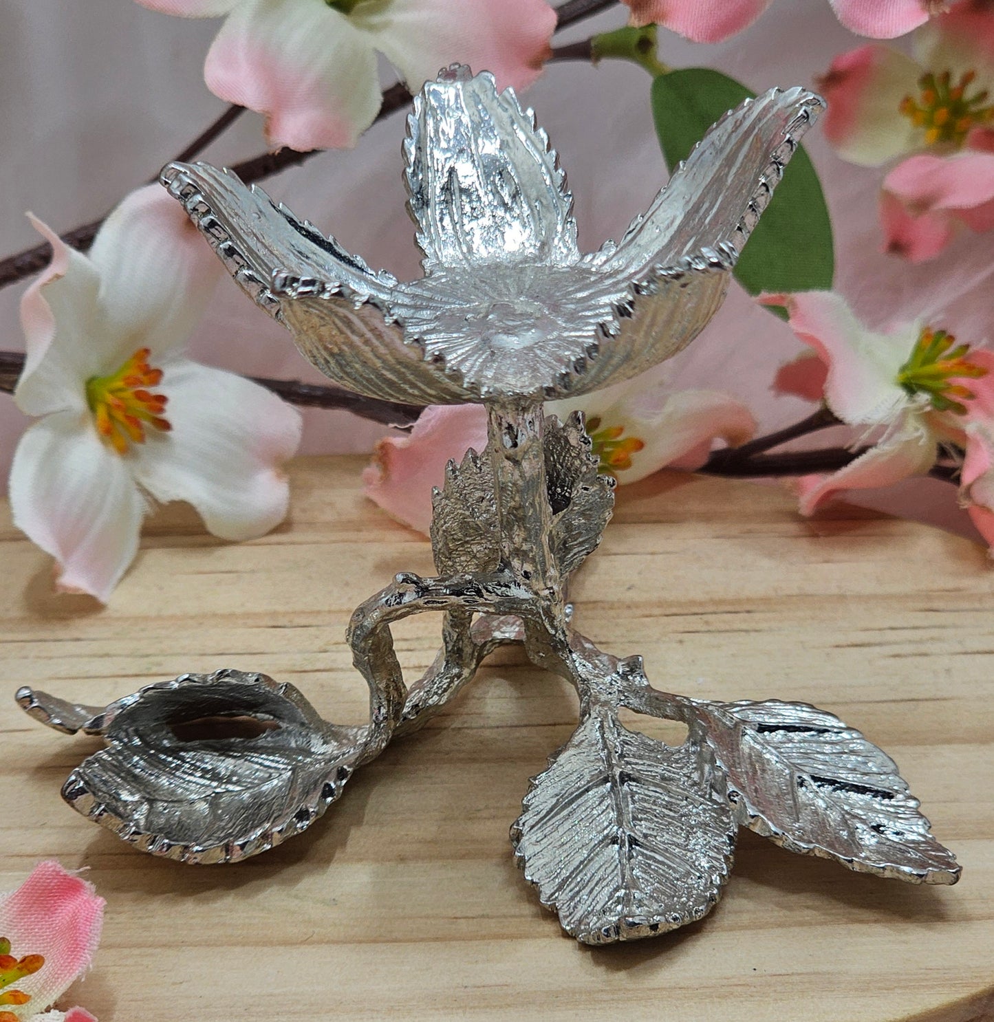Flower Sphere Stand