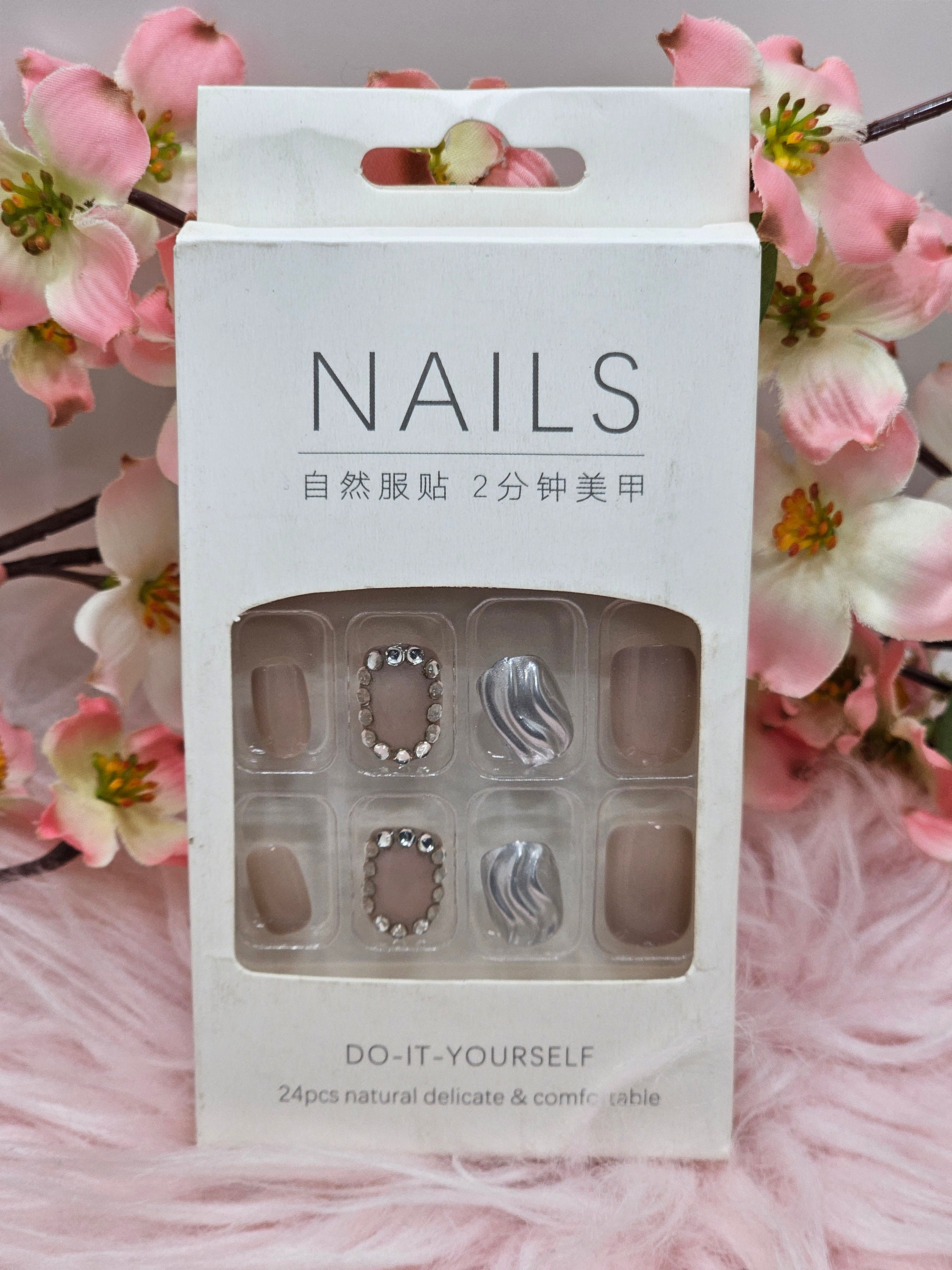 Press On Nails 04