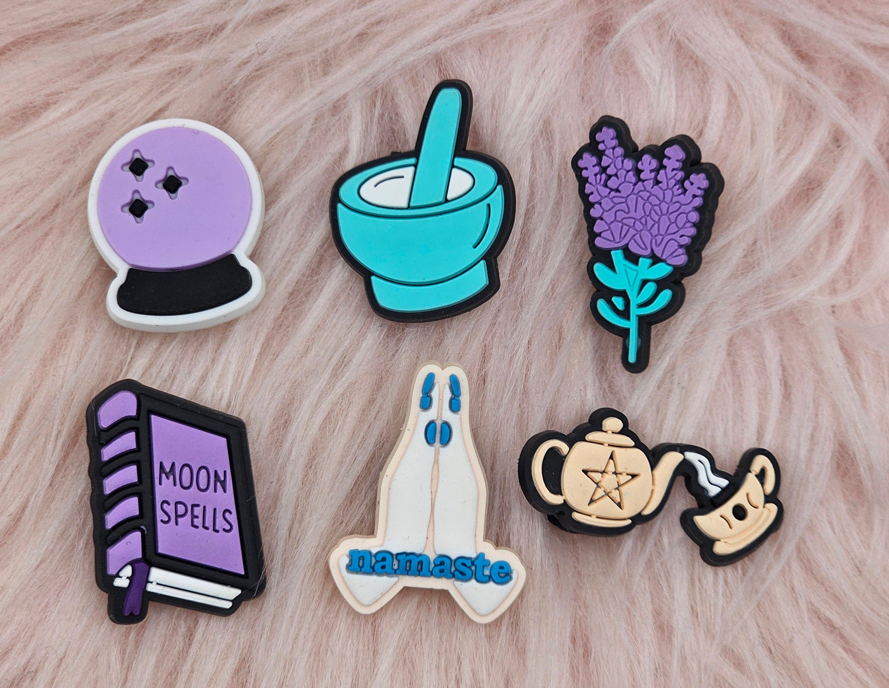 6pc Witchy Croc Charms