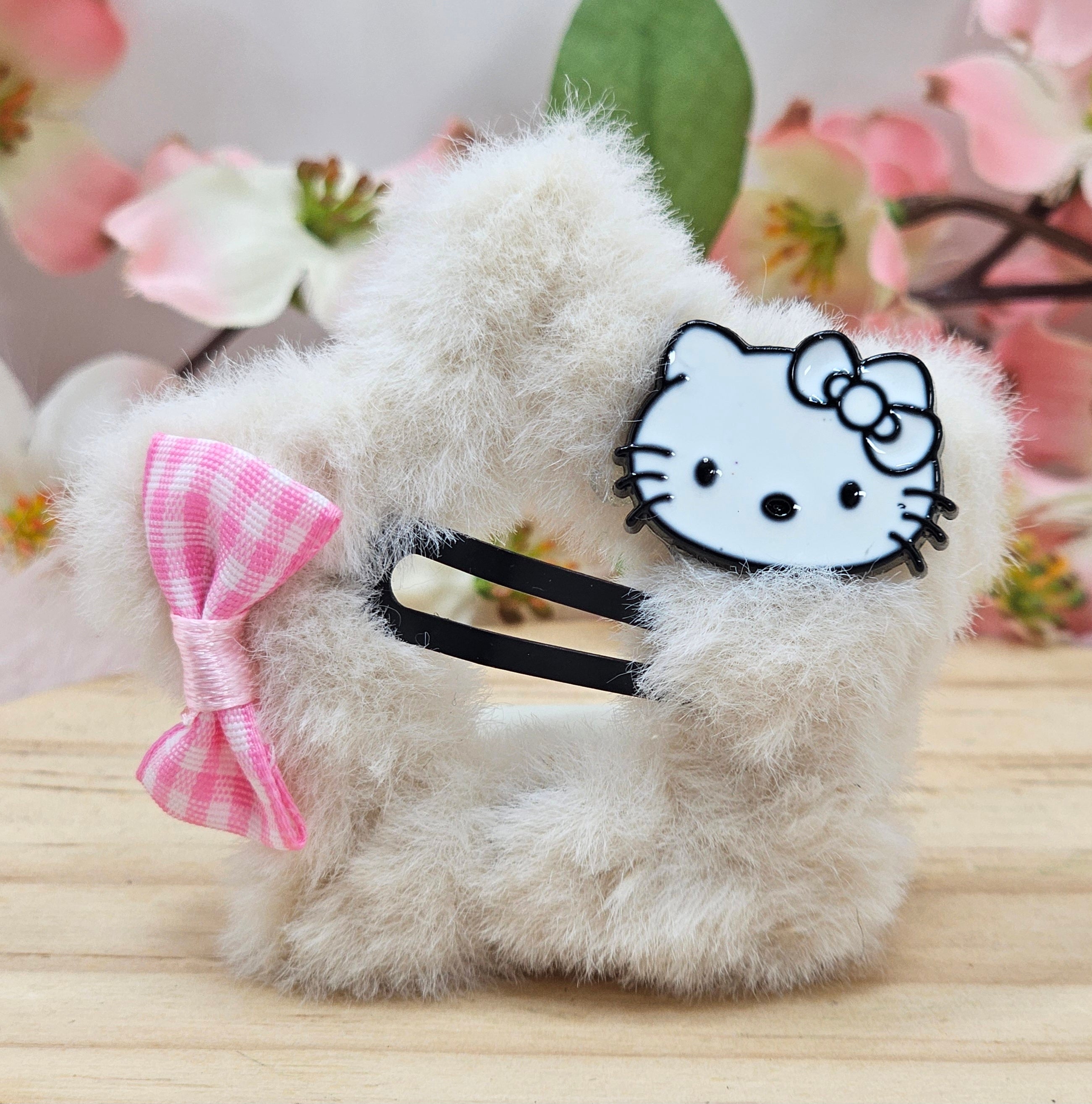Cream Hello Kitty Star Clip